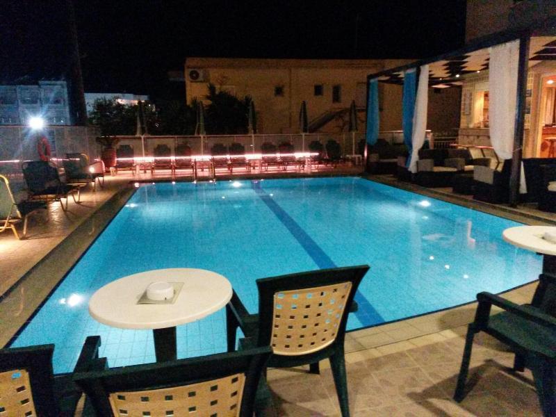 Zannis Hotel Rethimnon Buitenkant foto